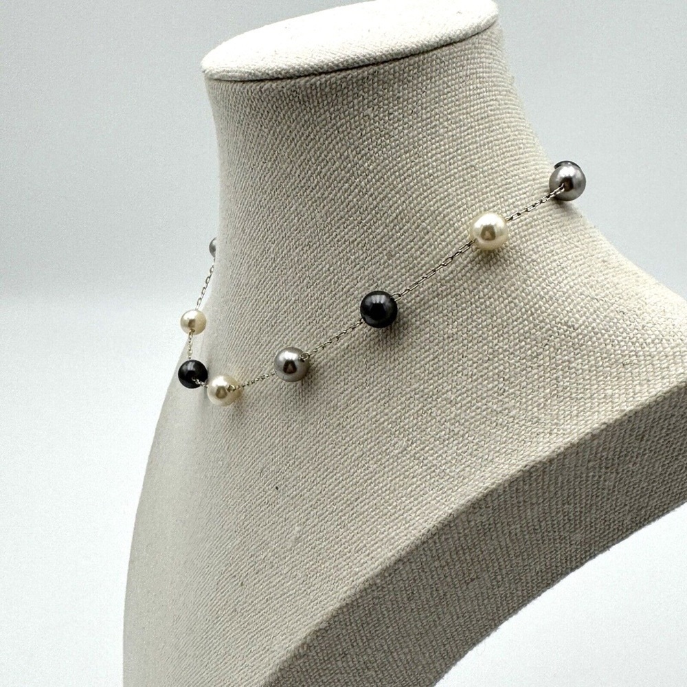 Elegant Pearl Necklace in Gray,White, and Silver - Picture 2 of 6